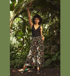 Снимка на Culottes with a tropical print