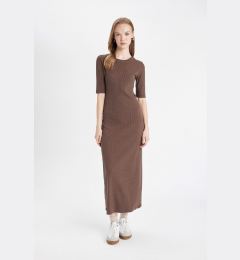 Снимка на DEFACTO Bodycon Fitted Crew Neck Basic Plain Ribbed Camisole Short Sleeve Maxi Dress