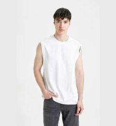 Снимка на DEFACTO Boxy Fit Printed Crew Neck Heavy Fabric Undershirt