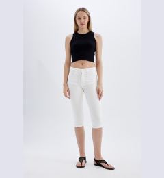 Снимка на DEFACTO Normal Waist Woven Capri