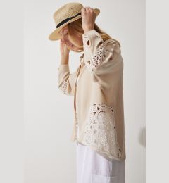 Снимка на Happiness İstanbul Women's Beige Lace Detailed Linen Shirt