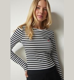 Снимка на Happiness İstanbul Women's Black And White Embroidery Striped Ribbed Knitted Crop Blouse