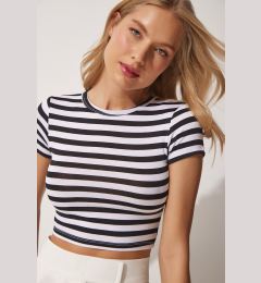 Снимка на Happiness İstanbul Women's Black and White Striped Crop Knitted T-Shirt