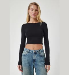 Снимка на Happiness İstanbul Women's Black Crew Neck Basic Crop Knitted Blouse