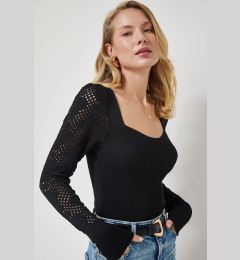 Снимка на Happiness İstanbul Women's Black Heart Neck Openwork Knitwear Blouse