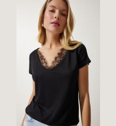 Снимка на Happiness İstanbul Women's Black Lace Detailed Viscose Blouse