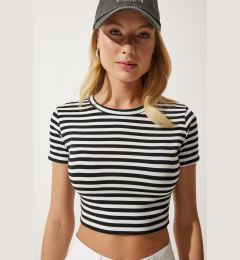 Снимка на Happiness İstanbul Women's Black Striped Crop Knitted T-Shirt