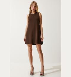 Снимка на Happiness İstanbul Women's Brown Crew Neck Summer Woven Bell Dress