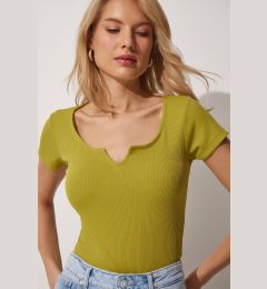 Снимка на Happiness İstanbul Women's Oil Green Heart Neck Ribbed Crop Knitted Blouse