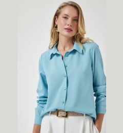 Снимка на Happiness İstanbul Women's Turquoise Soft Textured Basic Shirt