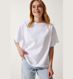 Снимка на Happiness İstanbul Women's White Basic Oversize Knitted T-Shirt