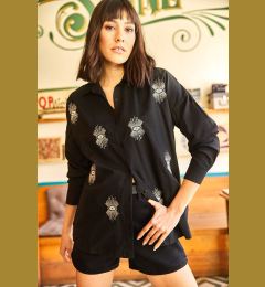 Снимка на Olalook Women's Black Eye Sequin Detailed Woven Boyfriend Shirt