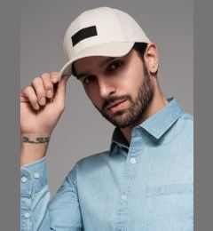 Снимка на Ombre Men's baseball cap with visor and rectangular patch - cream