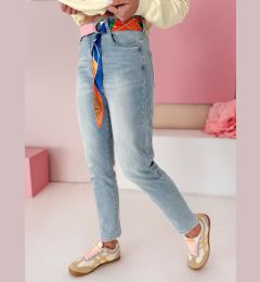 Снимка на Spodnie damskie jeansowe mom fit NEWGEN niebieskie Dstreet