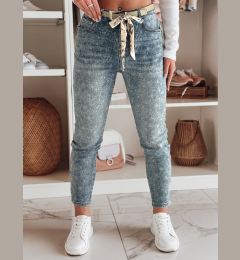 Снимка на Spodnie damskie jeansowe slim fit z paskiem FLORAJIN niebieskie Dstreet