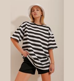 Снимка на Trend Alaçatı Stili Women's Black Crew Neck Thick Striped Oversized T-Shirt