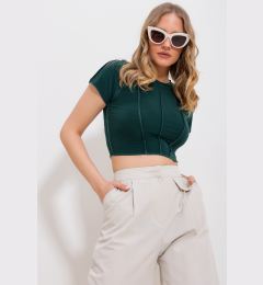 Снимка на Trend Alaçatı Stili Women's Green Crew Neck Front Stitched Crop Sandy Blouse