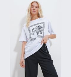 Снимка на Trend Alaçatı Stili Women's White Crew Neck Stoned Elephant Printed Oversize T-Shirt