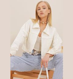 Снимка на Trend Alaçatı Stili Women's White Double Pocket Zippered Crop Denim Jacket