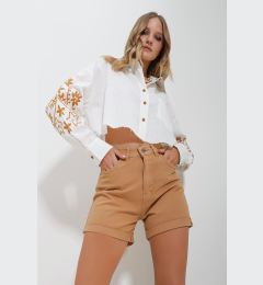 Снимка на Trend Alaçatı Stili Women's White Embroidered Sleeves Single Pocket Crop Shirt