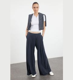 Снимка на Trendyol Anthracite Pleated Wide Leg Stretch Knit Trousers