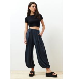 Снимка на Trendyol Anthracite Trousers