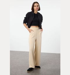 Снимка на Trendyol Beige Elastic Waist Pleated Detailed Carrot Trousers