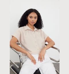 Снимка на Trendyol Beige Half Sleeve Regular Regular Pattern Woven Shirt