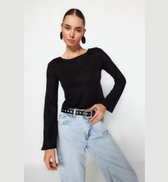 Снимка на Trendyol Black Boat Neck Regular Fit Crop Knitted Blouse