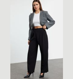 Снимка на Trendyol Black Buttoned Double Breasted Pleated Detailed Trousers