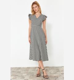 Снимка на Trendyol Black Checkered A-Line Gipe Detailed Midi Woven Dress