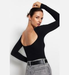 Снимка на Trendyol Black Cotton Stretchy Decollete Fitted/Fitted Blouse