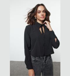 Снимка на Trendyol Black Cut Out Detailed Crop Regular Fit Woven Shirt