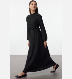 Снимка на Trendyol Black Guipure/Scallop Detailed Woven Dress