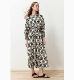 Снимка на Trendyol Black Patterned Belt Detailed Crinkle Woven Dress