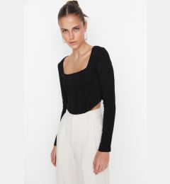 Снимка на Trendyol Black Piping Detail Square Neck Fitted/Situated Crop Interlock Knitted Blouse