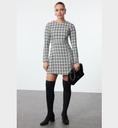 Снимка на Trendyol Black Plaid / Checkered A-Line Mini Woven Dress