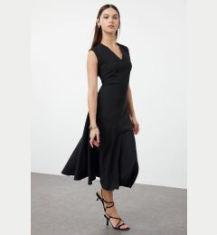 Снимка на Trendyol Black Plain Midi Woven Dress