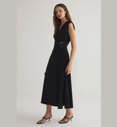 Снимка на Trendyol Black Pleated Midi Woven Dress with Waist-Opening Skirt and Accessory Detail