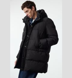 Снимка на Trendyol Black Regular Fit Hooded Puffer Winter Coat with Zipper Pocket