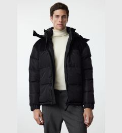 Снимка на Trendyol Black Regular Fit Hooded Winter Puffer Jacket