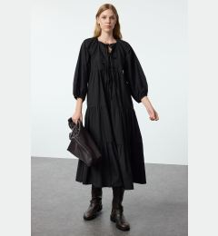 Снимка на Trendyol Black Relaxed Fit Bow Midi Woven Dress