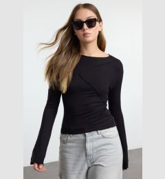 Снимка на Trendyol Black Ribbed Detailed Fitted/Fits-Your-Body Spanish Sleeve Knitted Blouse