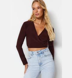 Снимка на Trendyol Brown Double Breasted Collar Fitted Crop Stretchy Blouse