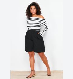 Снимка на Trendyol Curve Black Pleated Detailed Shorts & Bermuda