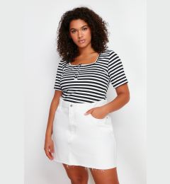 Снимка на Trendyol Curve Black-White Striped Knitted Blouse