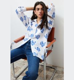 Снимка на Trendyol Ecru Floral Print Oversize/Creature Woven Shirt