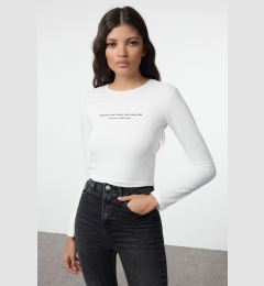 Снимка на Trendyol Ecru Slogan Printed Crop Stretch Knit Blouse