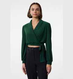 Снимка на Trendyol Emerald Green Double Breasted Crop Elastic Knit Blouse