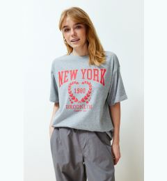 Снимка на Trendyol Gray Melange City Printed Oversize/Wide Cut Crew Neck Knitted T-Shirt